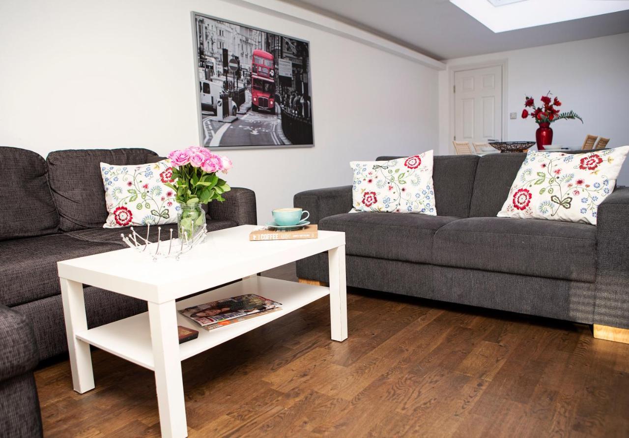 Apt 3, Trafalgar Sq Duplex, 3Rd & 4Th Floor By Indigo Flats ลอนดอน ภายนอก รูปภาพ