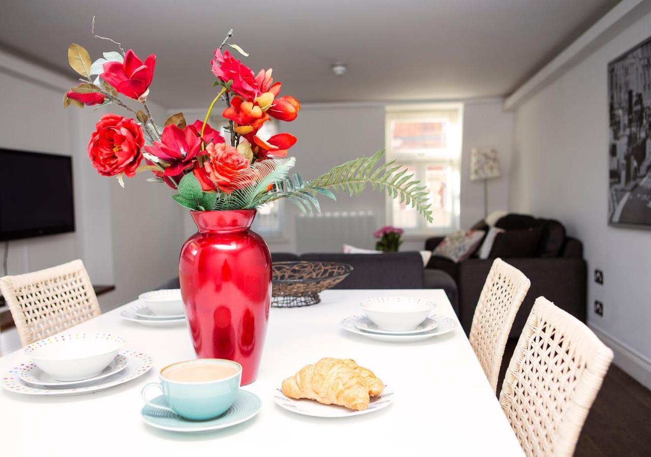 Apt 3, Trafalgar Sq Duplex, 3Rd & 4Th Floor By Indigo Flats ลอนดอน ภายนอก รูปภาพ