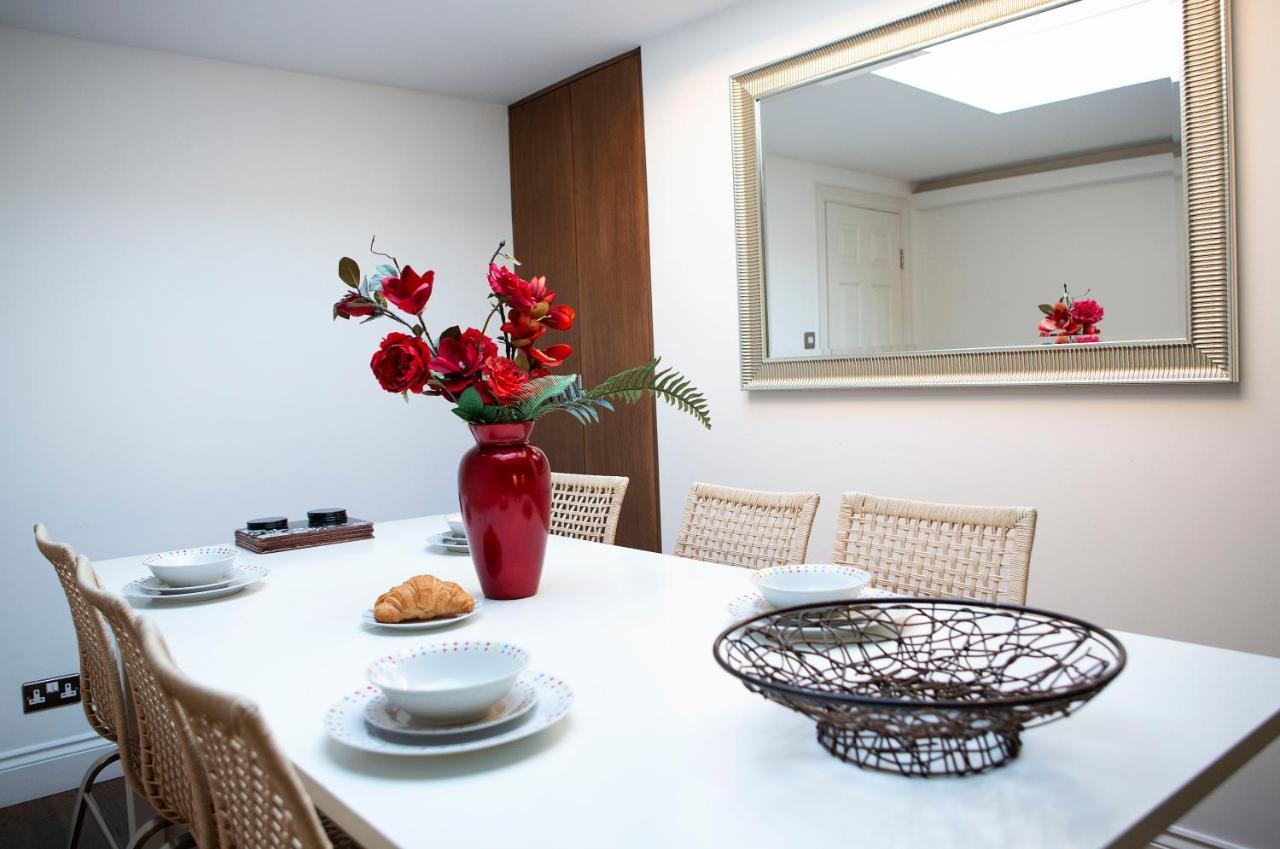 Apt 3, Trafalgar Sq Duplex, 3Rd & 4Th Floor By Indigo Flats ลอนดอน ภายนอก รูปภาพ